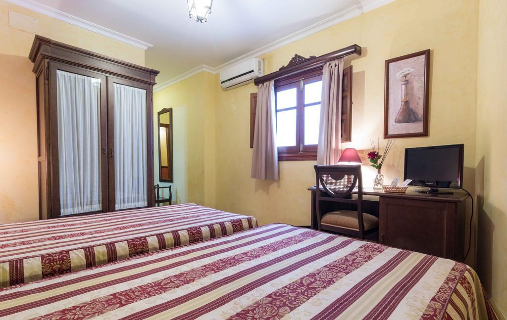 Esmeralda Hotel
